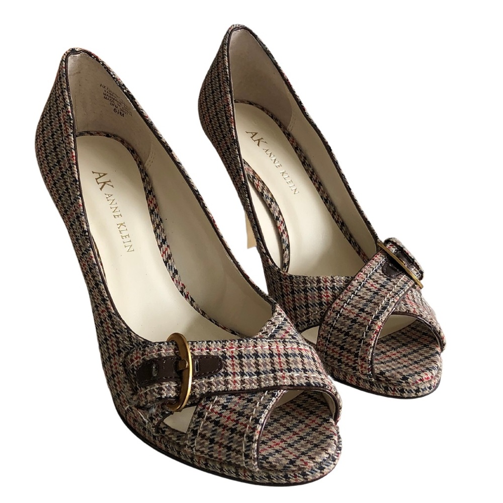 AK Anne Klein Plaid Houndstooth Heel Pump Brown Tan Gold Brass hardware size 6.5 - Picture 2 of 16